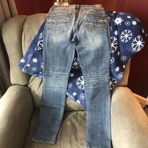 American Eagle Outfitters Skinny Stretch Destroyed